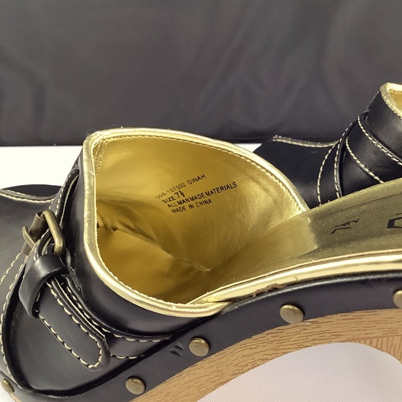 NWOT Fashion Bug Dinah Black Faux Leather Wood Platform Clog Heels 7.5 - Picture 8 of 16